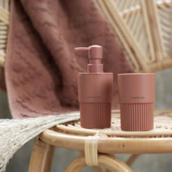 Sealskin Zeepdispenser Brave Staand Donkerroze 20 Sealskin Zeepdispenser Brave Staand Donkerroze -Badkamer Winkel 123 1397