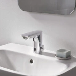 GROHE Wastafelkraan Bau Cosmopolitan Met Infrarood Sensor Chroom 13cm -Badkamer Winkel 123 3516