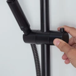 Tiger Doucheset Akcent 3 Straalstanden Zwart/messing 19 Tiger Doucheset Akcent 3 Straalstanden Zwart/messing -Badkamer Winkel 123 4584